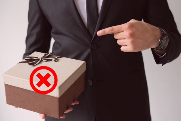 5 greșeli în alegerea Cadourilor Corporate și soluțiile care fac diferența în 2025