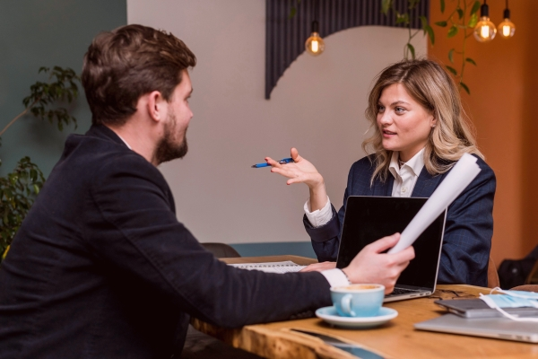 Idei de sloganuri și motto-uri pentru o firmă. Cum alegi cuvintele care îți pun în valoare afacerea