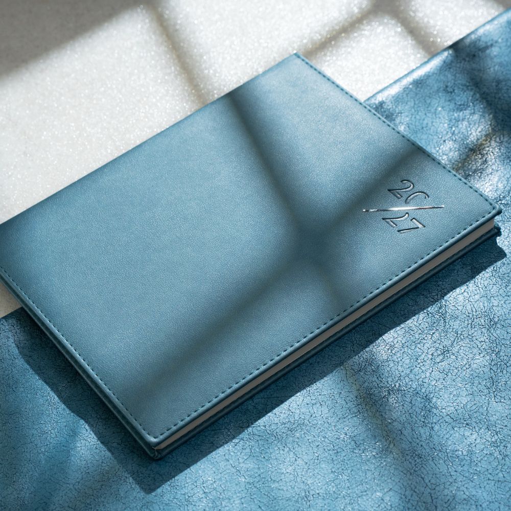 Agenda True, petrolio, 20.5x26 cm Agenda True, petrolio, 20.5x26 cm 1