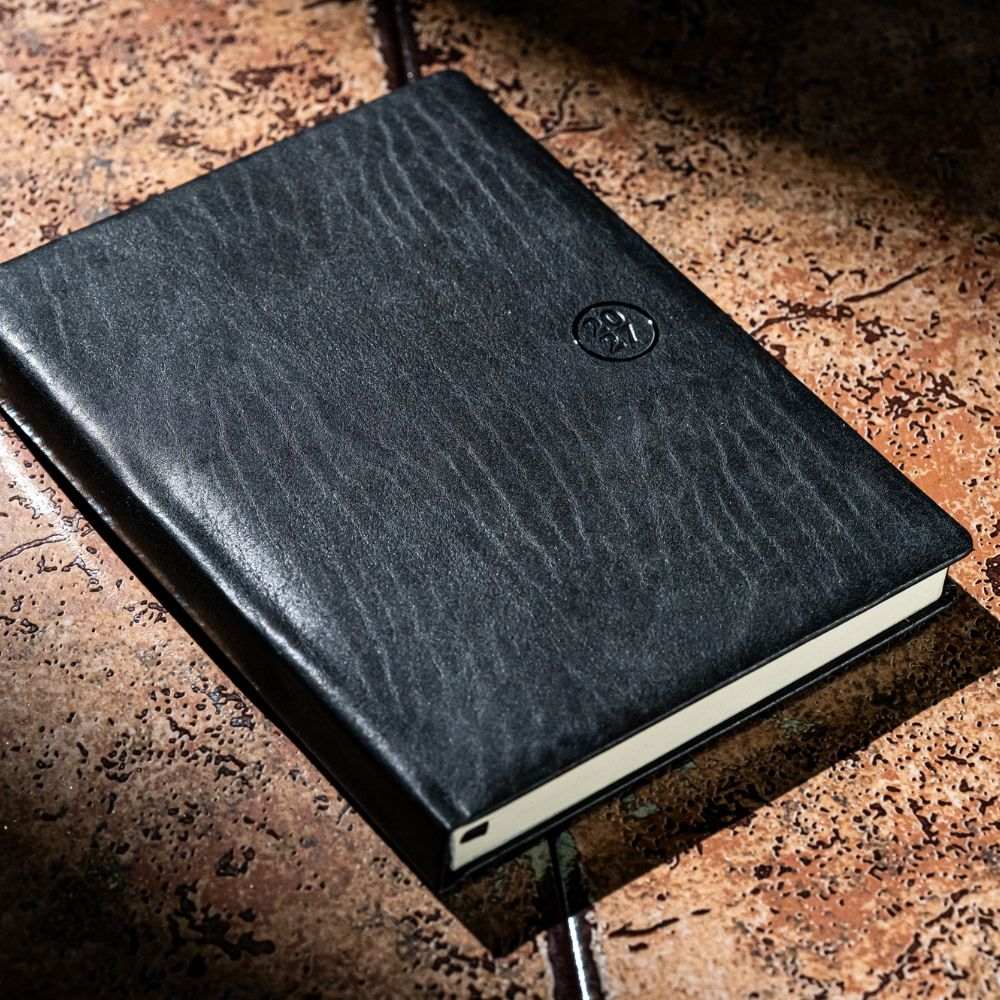 Agenda Origin, datata, negru