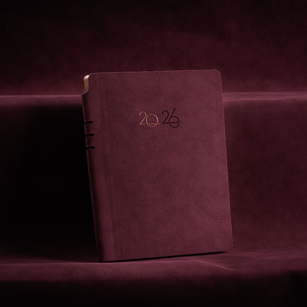 Agenda Nubuk, bordo, 16x22 cm Agenda Nubuk, bordo, 16x22 cm*